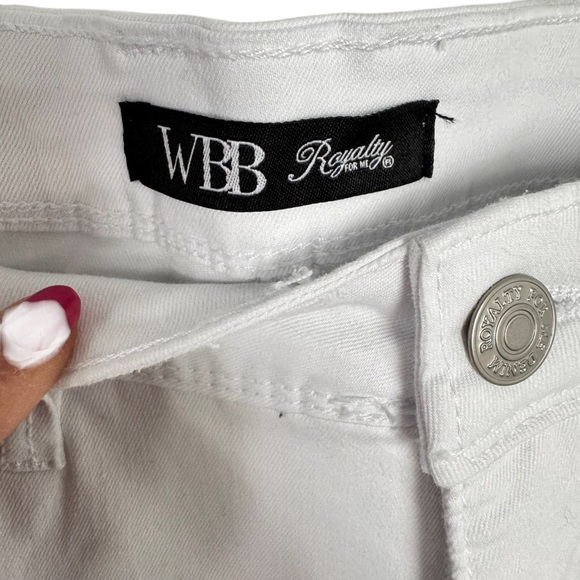 NWT Royalty for Me WWB mid rise boot cut white jeans size 10 - Picture 3 of 8